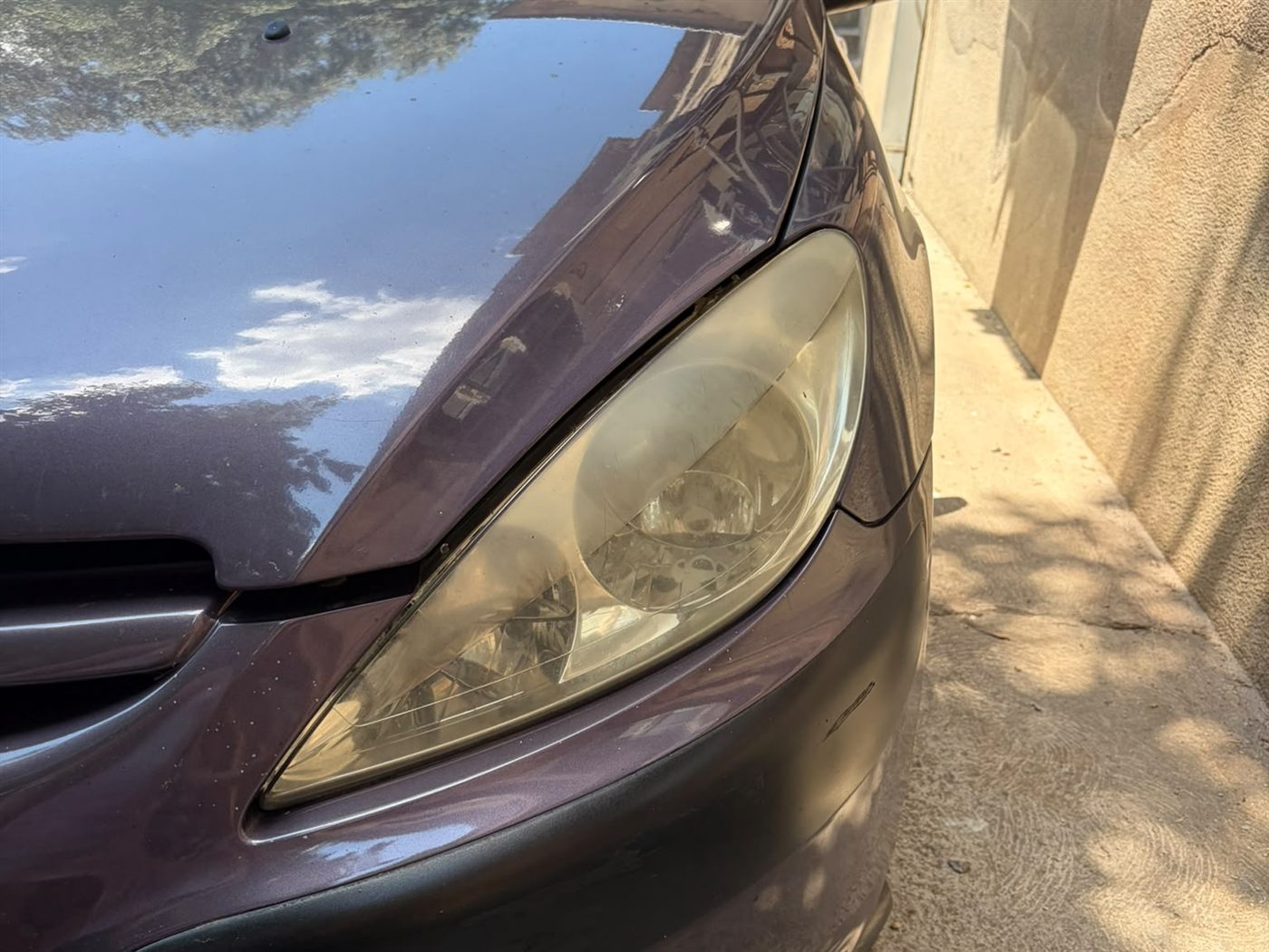Mutan far Peugeot 307 pre tehničkog pregleda i polimerizacije