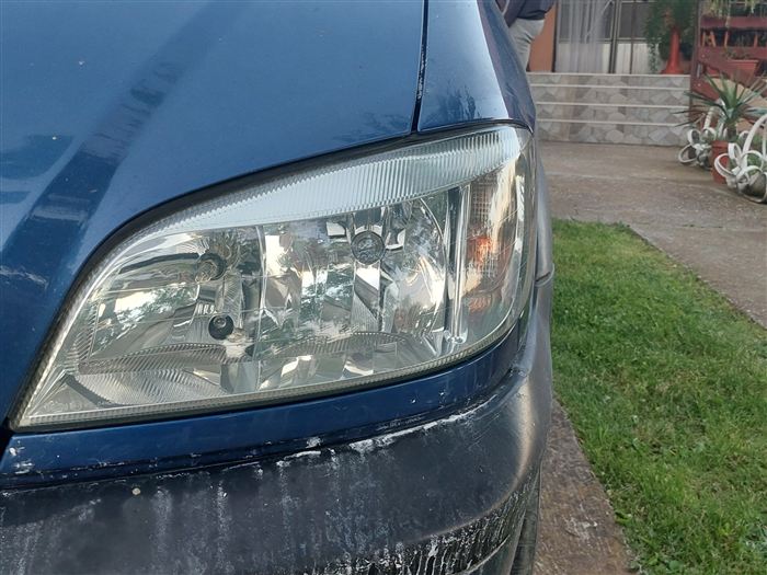 Polimerizacija farova Niš — Opel Zafira, far posle obnove